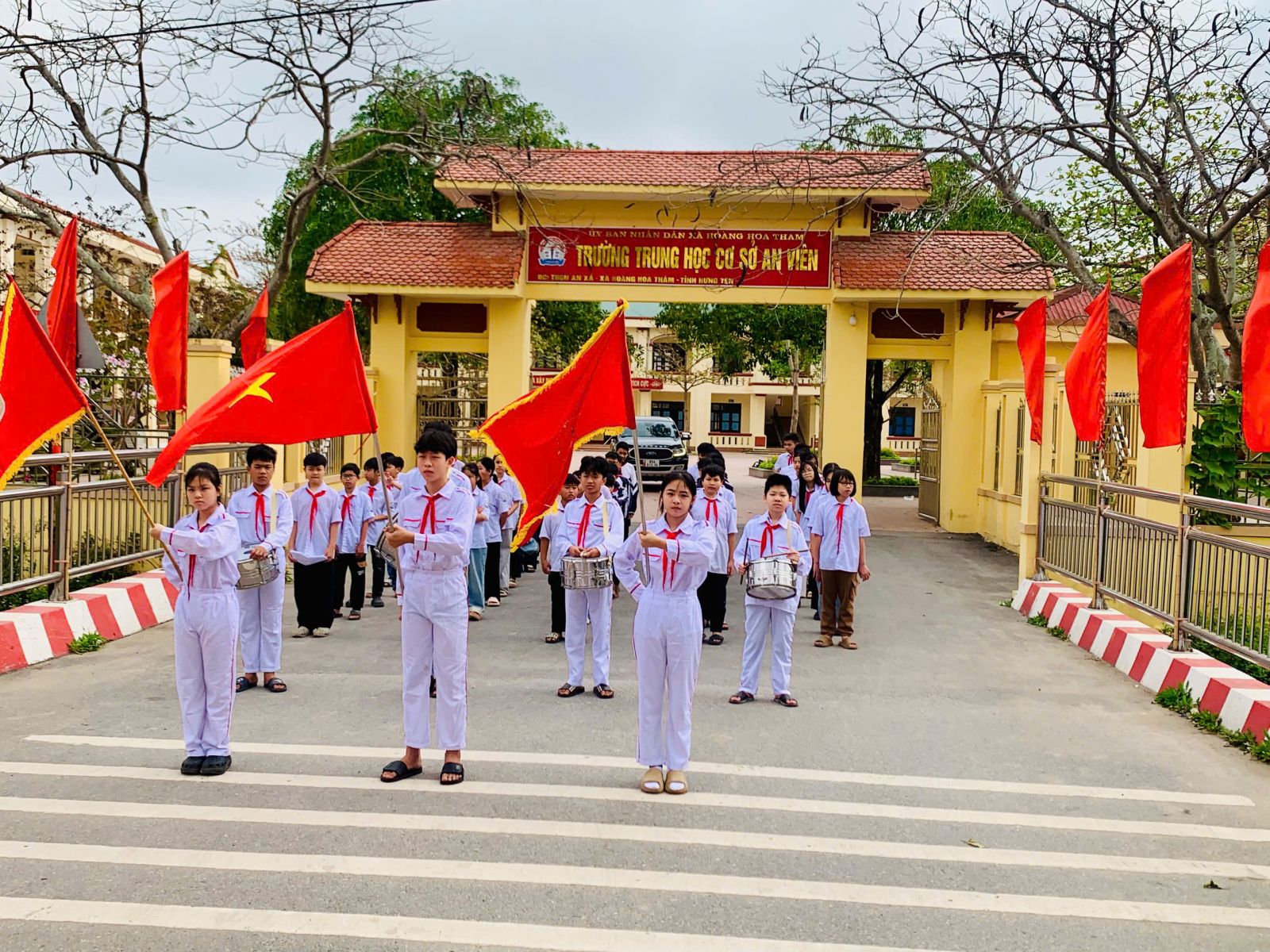 <a href='https://thcsanvien.hungyen.edu.vn/tin-tuc/hoc-sinh-truong-thcs-an-vien-tham-gia-co-dong-bau-cu-dai-bieu-quoc-hoi-va-hdnd-cac-cap.html'>HỌC SINH TRƯỜNG THCS AN VIÊN THAM GIA CỔ ĐỘNG BẦU CỬ ĐẠI BIỂU QUỐC HỘI VÀ HĐND CÁC CẤP</a>
